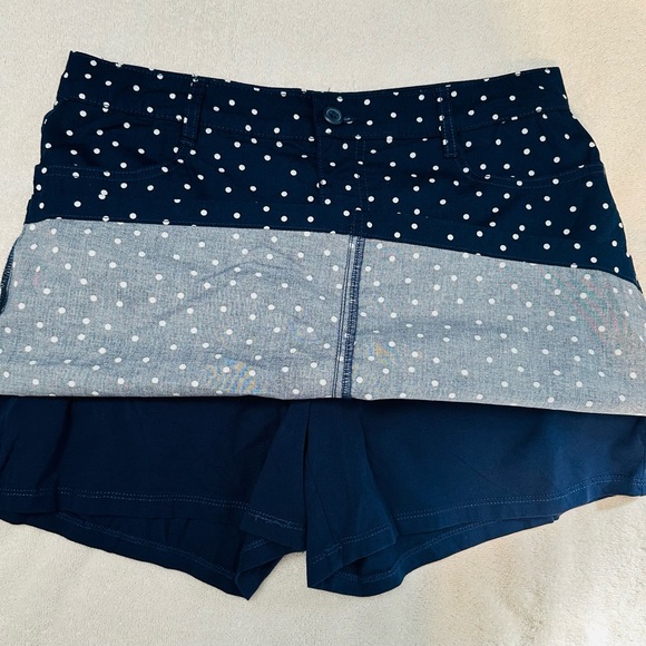 St John’s Bay Navy Blue and white polka dot skorts - Picture 4 of 4